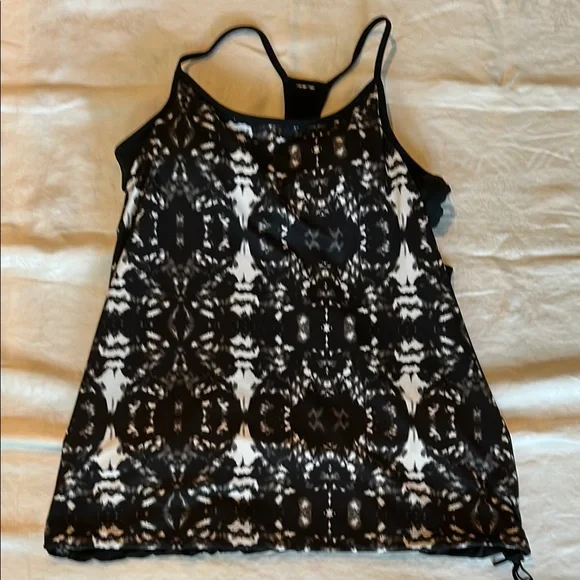 Sleek Black Strappy Tank Top - Picture 7 of 10